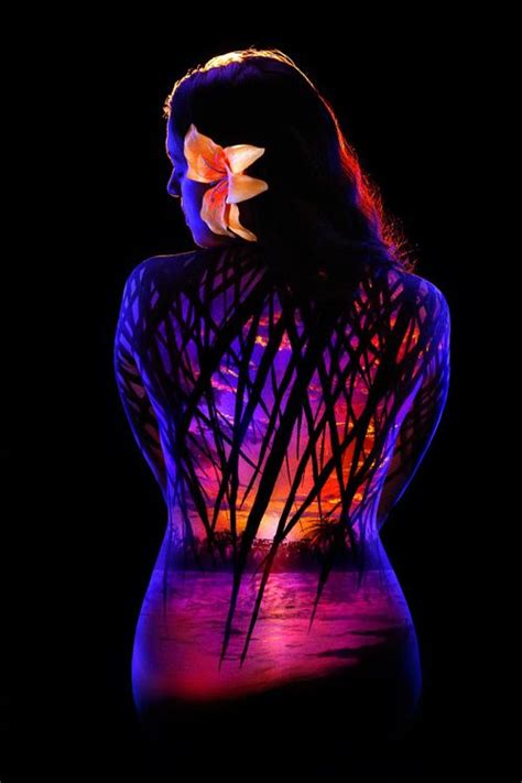 Be Amazed With These Dramatic Fluorescent Body Paint Photography