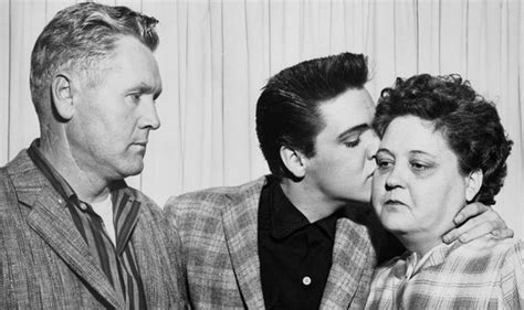 Elvis Presleys Brutal Head Injury Made Him See His Mother Gladys