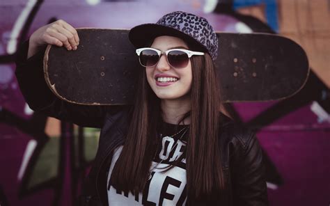 Wallpaper Skateboard Skateboarding Sports Sunglasses Women With