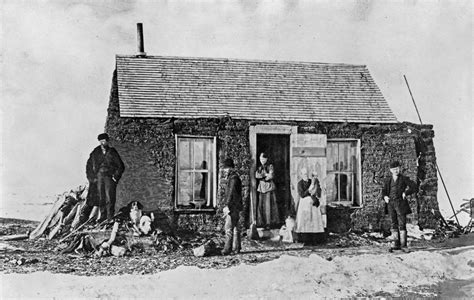 South Dakota Flag Facts Maps And Points Of Interest Pioneer Life Old Photos Pioneer Families