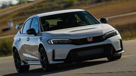 A Detailed Review Of The 2023 Honda Civic Defects Features