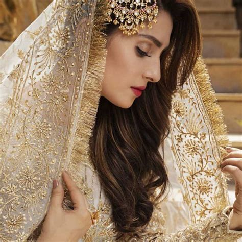Beautiful Pictures Of Ayeza Khan From Her Latest Photoshoot Pk Showbiz