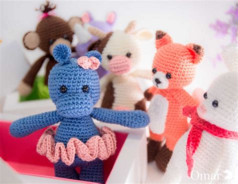 Check out the best curated gift boxes that speak to your employees as individuals and recognize finding affordable gifts that have a personal and professional touch can be incredibly challenging. Awesome SVGs: Colorful Gift Box - Amigurumi Packaging