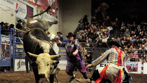 bull rider mason lowe dies at pbr event in denver