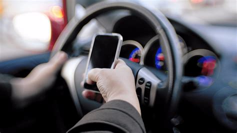 Florida lawmaker pushes for tougher texting-while-driving law - Orlando Sentinel