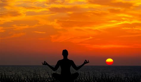 Sunset Meditation Mastering Mindfulness In The Evening Planet Meditation