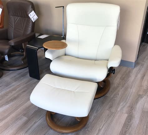 The homcom ergonomic faux leather lounge armchair recliner and ottoman set is even a more affordable chair than the previous model. Stressless President Paloma Light Grey Leather Recliner ...
