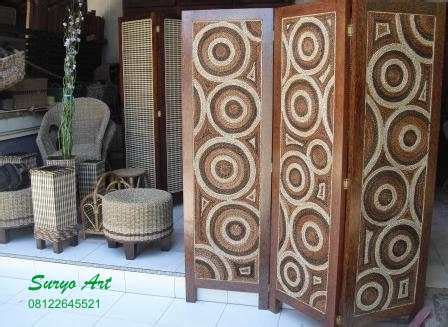 Partisi ruangan dari kayu lapis yang dipadukan dengan cermin akan membuat rumah anda terasa lebih luas. Jual Sketsel / Partisi / Rono / Pembatas / Penyekat ...