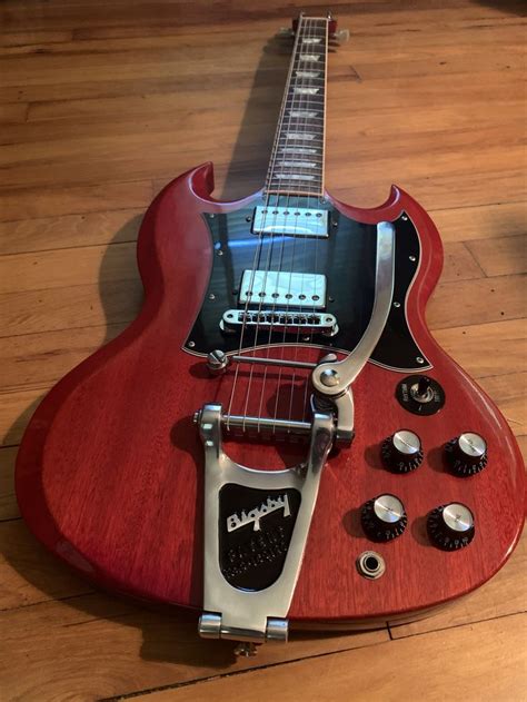 Gibson Sg Standard Bigsby B Gibson Sg Gibson Sg Standard Guitar