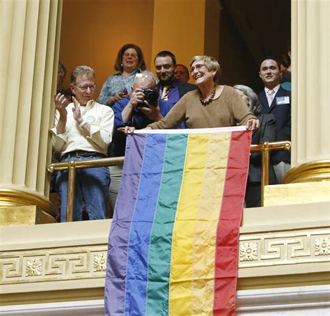 Rhode Island Becomes 10th Us State To Allow Gay Marriage National Globalnewsca