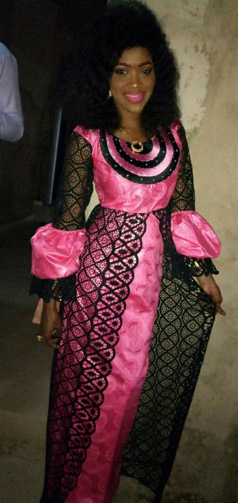 African women dresses designs brocade dress designs model bazin riche brodé femme. Épinglé par Syntia_mid sur modele bazin (avec images ...
