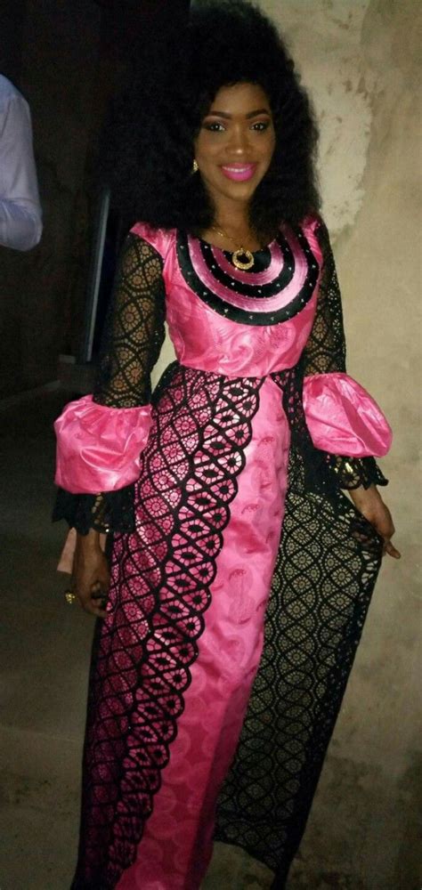 Bazin riche brodé, wax, brodé, teinture malienne, couture bazin du mali. Épinglé par Syntia_mid sur modele bazin (avec images ...