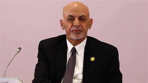 رئيس جامعة عين شمس يكرم طلبة بزراعة عين شمس لمشاركتهم في أبحاث تم نشرها قام أ.د محمود المتينى، رئيس الجامعة بتكريم طالبين بكلية الزراعة بالجامعة وإهدائهم شهادة. رئيس‌جمهور افغانستان فرمان آزادی 400 زندانی طالبان را صادر کرد