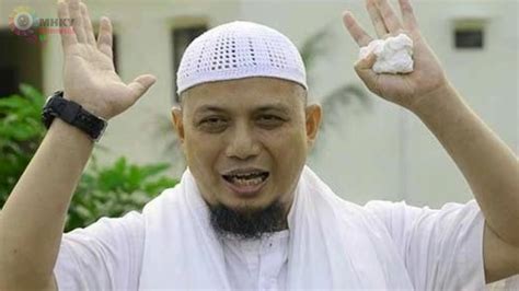 Beliau memiliki nama lengkap kh muhammad arifin ilham atau di kenal sebagai ustadz arifin ilham. Selamat Jalan Ust. Arifin Ilham (Syaikhona Versi Kemarin ...