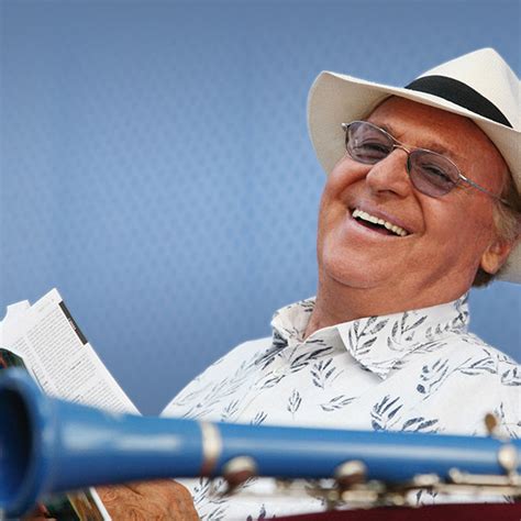 Così renzo arbore parlando di rino gaetano: Renzo Arbore and L'Orchestra Italiana at Forte Arena ...