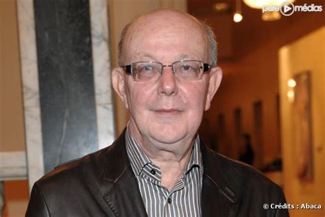 Having obtained a degree in history, he started work at a postal sorting office, then at a printing works. Jean-François Kahn quitte Marianne et abandonne le ...