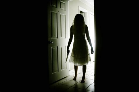 Wallpaper Creepy Horror Shadow Dress Lamp Standing Backlighting