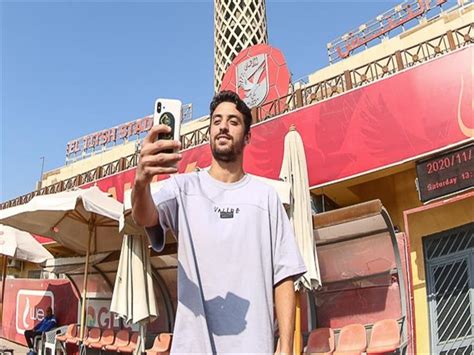 چند وقت نبودم دردت به جونم چرا غم گرفتی بگو من که پیشت میمونم گفتم حالم بده ولی من که دیگه خوبم ببین همه میگن. وسط ممر شرفي.. طاهر يظهر في تدريبات الأهلي (فيديو) | مصراوى
