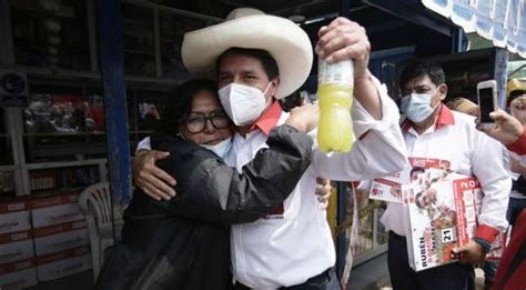 Que hoy perú viva una fiesta democrática. Pedro Castillo, primer candidato presidencial en dar ...