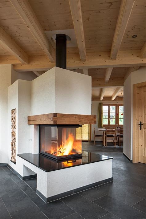 Wird ein kaminofen raumluftabhängig installiert, bezieht er die gemauerter schwedenofen: Cheminée 3 Seiten Kamin | Landhausstil wohnzimmer, Haus ...