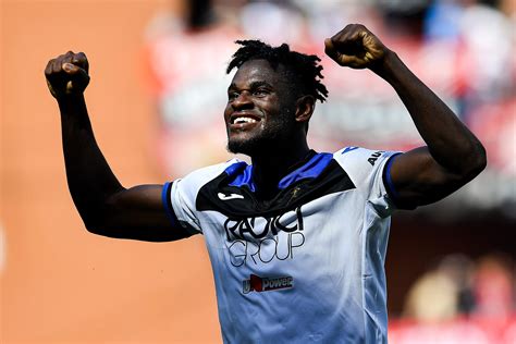 Get the latest soccer news on duvan zapata. Infortunio Duvan Zapata, il bomber dell'Atalanta tornerà nel 2020