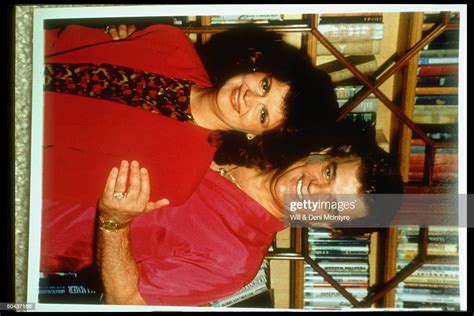 Cw Singer Conway Twitty W His Arm Around Wife Dee Prob At Home