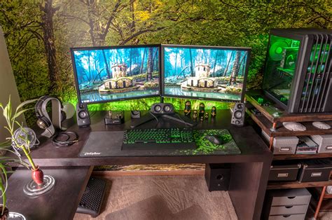 These 18 Awesome Computer Workstation Setups Keep Things Simple And