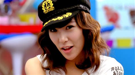 Tiffany In Gee Korean Version Mv Tiffany Girls Generation Image 26195077 Fanpop