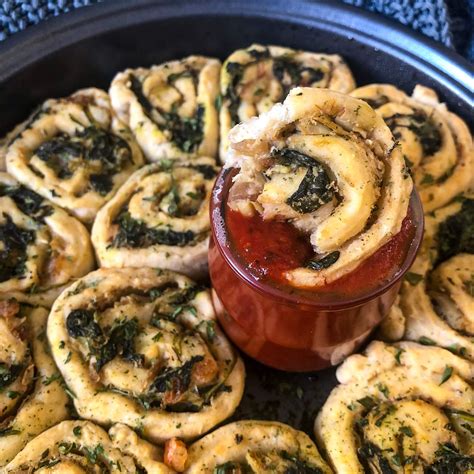 Spinach And Artichoke Rolls With Marinara Sauce Vegan Appetizers