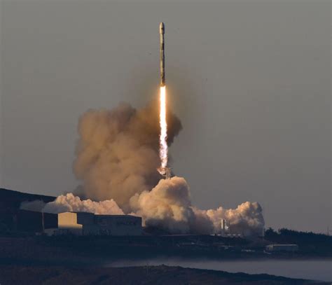 Spacex Falcon 9 Rocket Blasts Off From Vandenberg Delivers 10