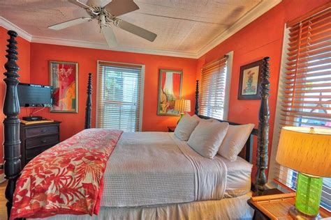 Were In Love With This Tiny Colorful Cottage Rental In Key West