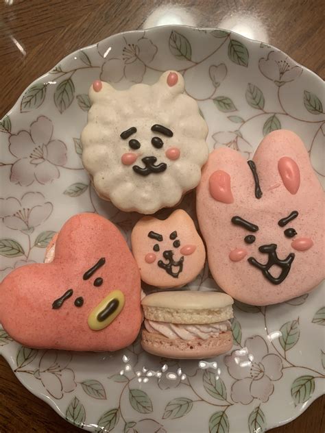Made Some More Bt21 Sweets Heres My Attempt At Macarons Rbangtan