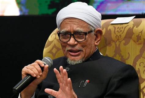 Di malaysia bahasa melayu diutamakan jangan bahasa arab(jawi)kepada dikatakan khafir dari us subra. Isu Jawi: Umpama diberi betis mahu telan sampai kepala ...