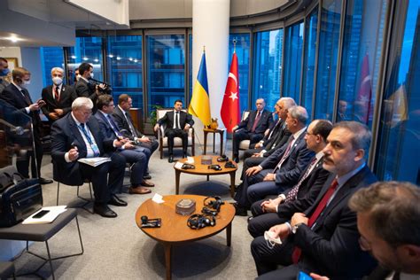 turkey s careful and risky fence sitting between ukraine and russia foreign policy research