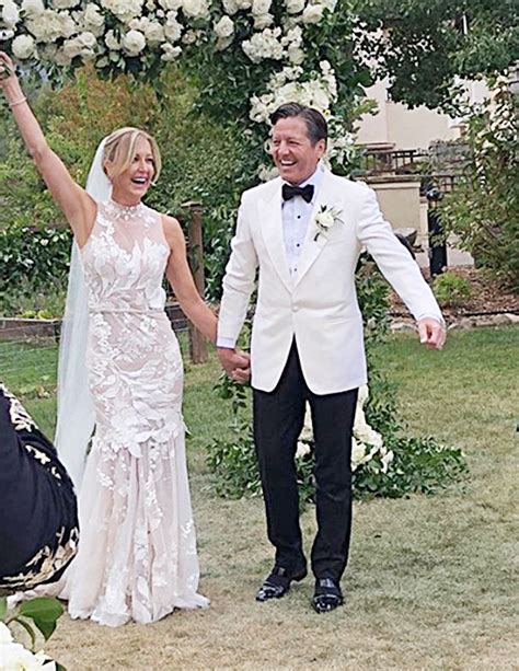 Lara Spencer Marries Rick Mcvey ‘gma Co Host 49 Weds In Sheer Gown
