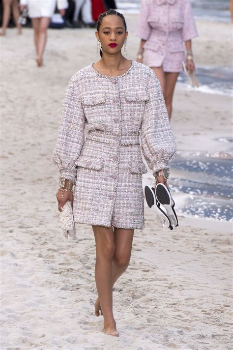 Chanel Spring 2019 Ready To Wear Collection Vogue Fashion Ready To