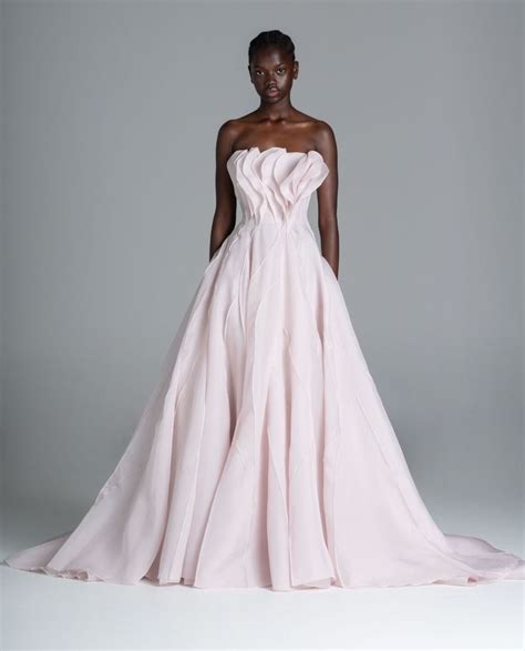 Pin By Soljurni On Pretty In Pink In 2020 Organza Gowns Beautiful
