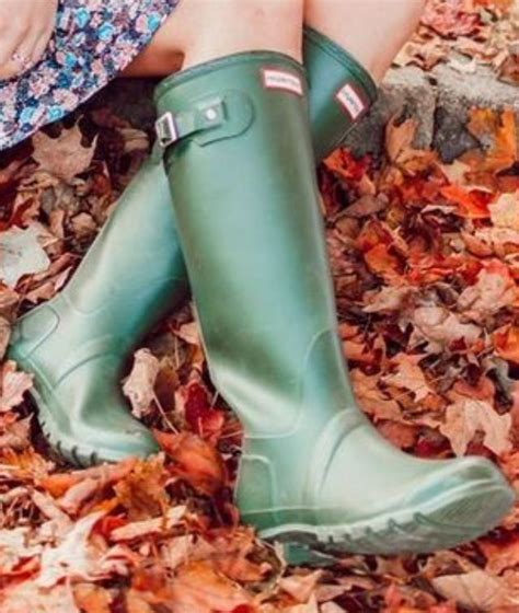 Pin by Ui Wan Wong on 我的儲存內容 in 2024 Wellies rain boots Hunter boots