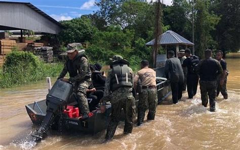 Muak Menunggu Tentera Turun Bantu Mangsa Banjir Fmt