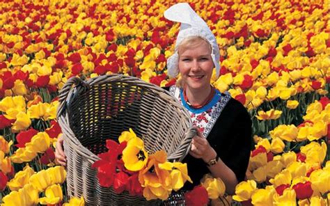 Los Holandeses Están Muy Orgullosos De Sus Trajes Típicos Visit Holland Flower Field