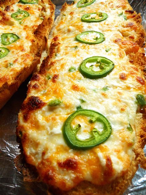 So i wanna give myself a fighting chance now. ree drummond cheesy garlic bread