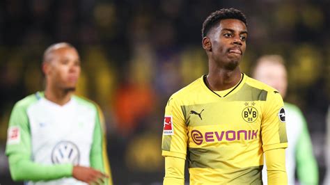 Du använder en äldre webbläsarversion. Bundesliga » News » Isak-Abgang vom BVB wird konkreter