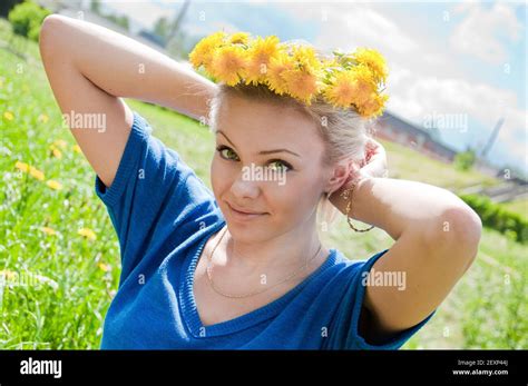 Beautiful Blonde Girl Green Eyes Hi Res Stock Photography And Images
