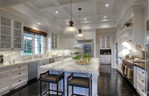 20 Unbelievable Kitchens In Mansions Pynelycom