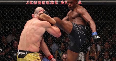 Jamahal Hill Beats Glover Teixeira By Decision In UFC Main Event To