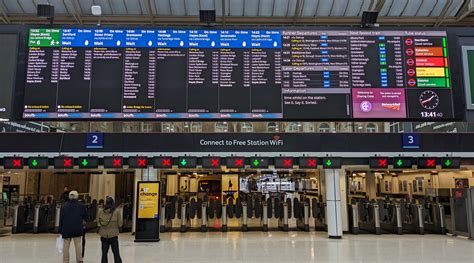 New Departure Screens For Charing Cross Railway Station