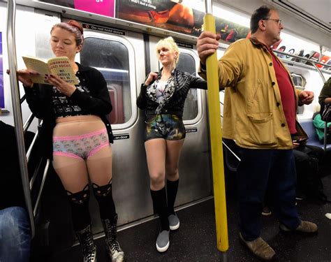 Skimpy Subway Hundreds Turn Out For No Pants Ride Through Manhattan