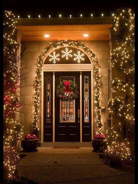 20 Most Inviting Christmas Front Door Decorations Decor Home Ideas