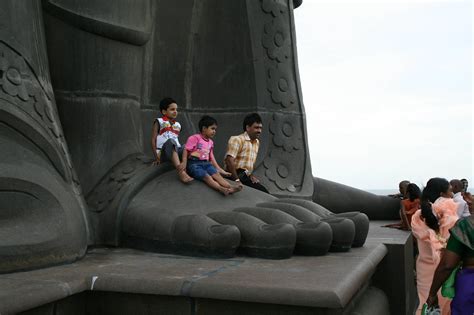 a colossal monument for the tamil bard thiruvalluvar 1 to 3 century bc kanyakumari