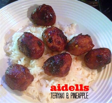 This healthy chicken meatballs meal is definitely one of those keeper recipes. Product Review: Aidells Teriyaki & Pineapple Chicken Meatballs | The Food Hussy!
